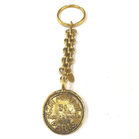 CHANEL Vintage Gold Keyring - Picture 1 of 12